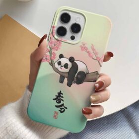 Sakura Ağacında Uyuyan Panda Tasarımlı Silikon Telefon Kılıfı