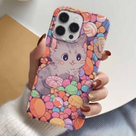 Şekerler İçindeki Kedi Tasarımlı Silikon Telefon Kılıfı