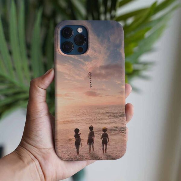 Attack On Titan Sahilde Baskılı Tasarımlı Silikon Telefon Kılıfı