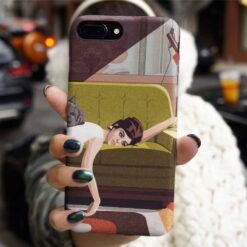 Yatan Kadın Tablosu Tasarımlı Silikon Telefon Kılıfı