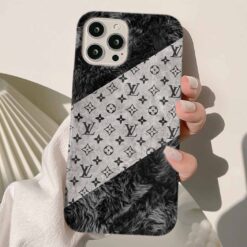 Peluş Detaylı Lv Desen Tasarımlı Silikon Telefon Kılıfı
