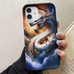 Bulutlardan Çıkan Buz Ejderhası Tasarımlı Silikon Telefon Kılıfı