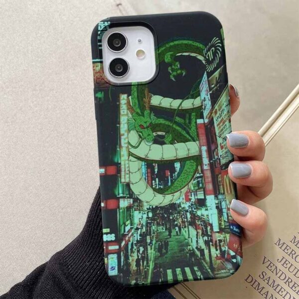 Tokyo Sokaklarında Ejderha Tasarımlı Silikon Telefon Kılıfı