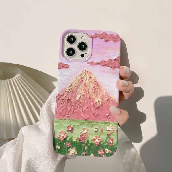 Pembe Çiçekler Bulutlar Ve Dağ Yeşil Alanlık Krem Renkli Silikon Telefon Kılıfı