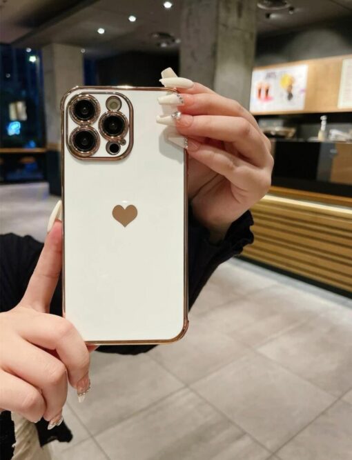Beyaz Kalp Desenli Parlak Silikon Telefon Kılıfı