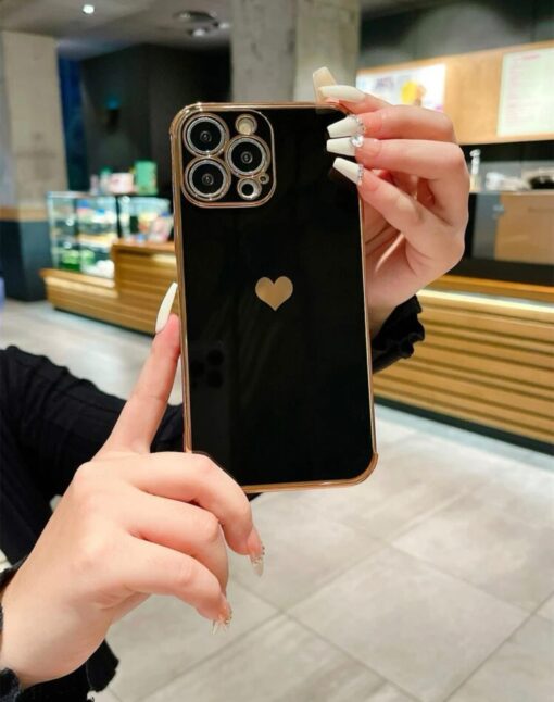 Kalp Desenli Parlak Siyah Renkli Silikon Telefon Kılıfı