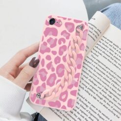 Mor Renkli Benek Desen Baskılı Bilek Geçmeli Zincirli Silikon Telefon Kılıfı
