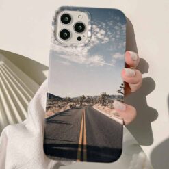 Uzun Bir Yol Tasarımlı Silikon Telefon Kılıfı