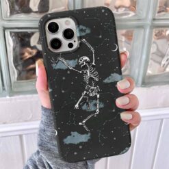 Yıldızlar Arasında İskelet Tasarımlı Silikon Telefon Kılıfı