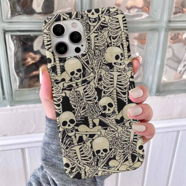 İskeletler Diyarı Tasarımlı Silikon Telefon Kılıfı