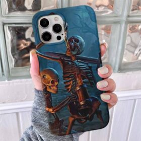 Bira İçen İskeletler Tasarımlı Silikon Telefon Kılıfı