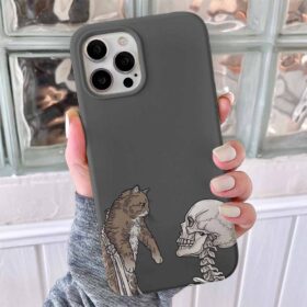 Kedi Tutan İskelet Tasarımlı Silikon Telefon Kılıfı