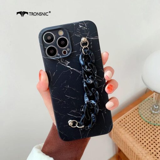 Mermer Desen Baskılı Bilek Geçmeli Zincirli Silikon Telefon Kılıfı