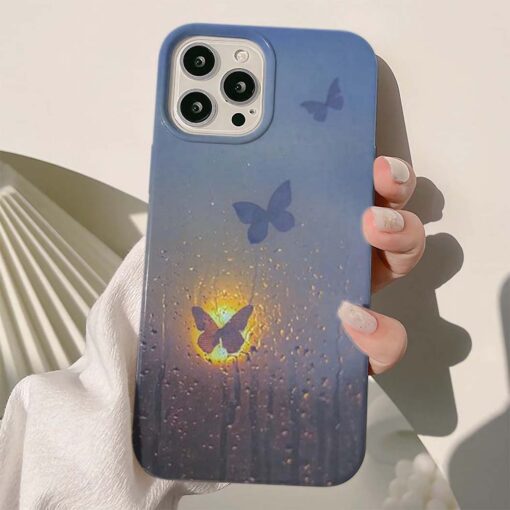 Gün Işığında Uçuşan Kelebekler Baskılı Silikon Telefon Kılıfı