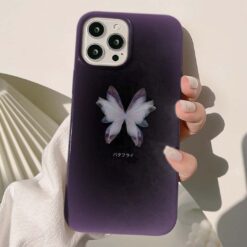 Mor Kaplamalı Beyaz Uçan Kelebek Baskılı Silikon Telefon Kılıfı