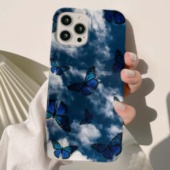 Bulutlara Doğru Uçan Mavi Kelebek Baskılı Silikon Telefon Kılıfı