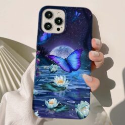 Göletin Üzerinden Uçan Mavi Kelebek Baskılı Silikon Telefon Kılıfı
