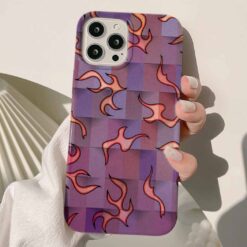 Pembe Mor Arka Planlı Yapay Alevler Tasarımlı Silikon Telefon Kılıfı