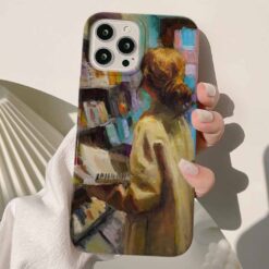 Kitaplığa Bakan Kız Baskılı Renkli Silikon Telefon Kılıfı